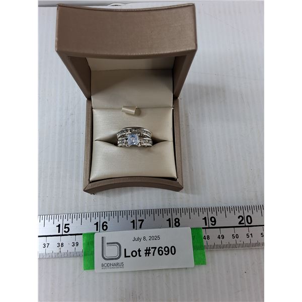 (2) Costume Jewlery Rings - CANNOT AUTHENTICATE