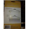 Image 6 : Velvet 6 piece Hanger Clips