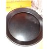 Image 1 : 9" Round Non Stick Baking Pan