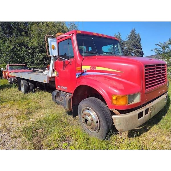 2000 INTERNATIONAL TILT BED