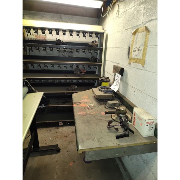 SARTORIUS SCALE & PAINT MIXING DEDOES SHELF UNIT