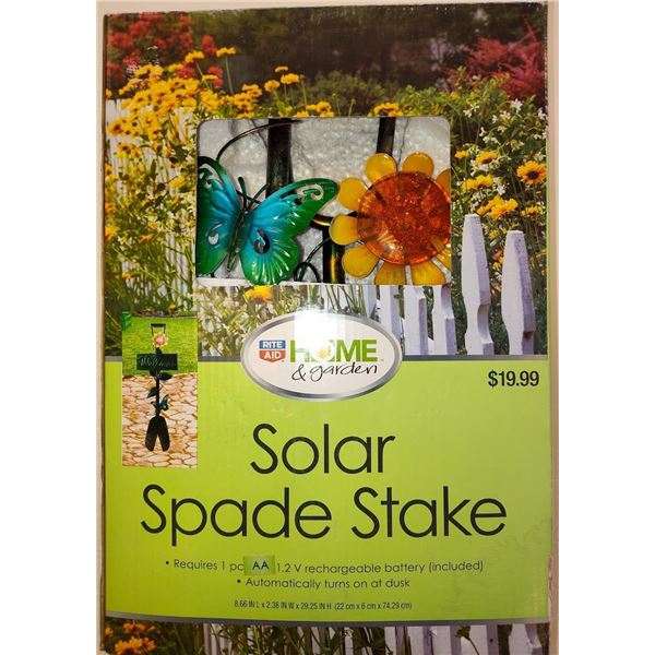 HOME & GARDEN SOLAR SPADE STAKE - RETAIL $19.99