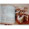 Image 8 : SET OF 2 COOK BOOKS - COOKIES COLLECTOR EDITION - THE CUPCAKE BIBLE