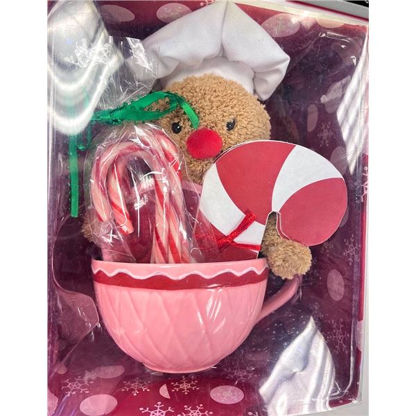 PLUSH GINGERBREAD MAN AND MUG GIFT SET - RETAIL VALUE $29.00