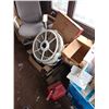 Image 5 : REAR PORCH LOT WITH SHOVEL, FAN, AND OTHER ITEMS
