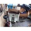 Image 2 : FRONT PORCH ASSORTED SALES LOT