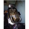 Image 5 : HUGE KITCHEN COOKWARE LOT WITH PRO DEEP FRYER