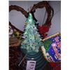 Image 2 : HOLIDAY LOT WITH UNIQUE CHRISTMAS TREE