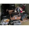Image 1 : LARGE BUNDLE OF ELECTRONICS