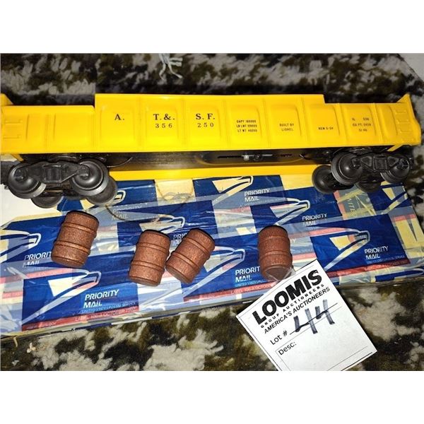 LIONEL T & SF CAR WITH WOOD BARRELS