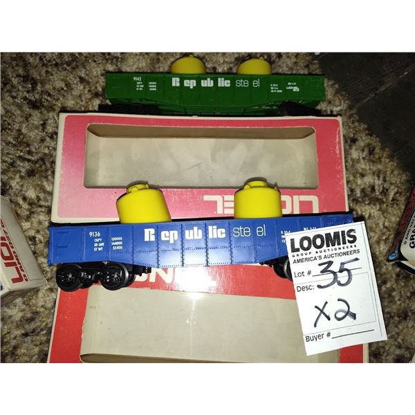 SET OF 2 LIONEL TRAIN CARS