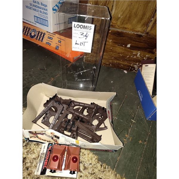 BUNDLE LOT OF TRUSSES AND SET OF 2 DIE CAST ILLUMINATED BUMPERS