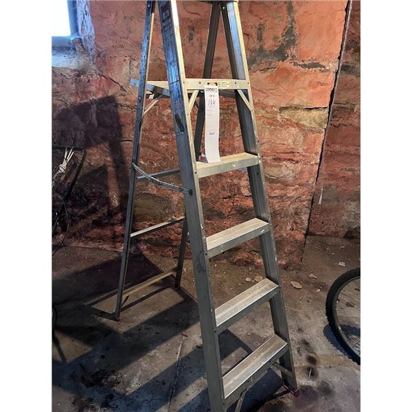 WERNER ALUMINUM LADDER 6FT