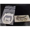 Image 1 : SET OF 2 PEWTER PIECES: GETTYSBURG GIFT CENTER, PEWTER WREATH WITH CANNON #147/200