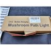 Image 3 : D62 Solar Acrylic Mushroom Path Lights, Set of 4