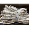 Image 3 : Natori Floral King-Size Bedding Set with Comforter and Pillowcases
