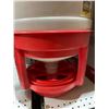 Image 3 : Plastic Dome Feeder – 45 lb Capacity – Professional Farm-Grade