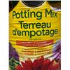 Image 3 : 50 L Miracle-Gro Potting Mix with 0.18-0.09-0.14 Formula