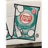 Image 3 : Lay’s Salt & Vinegar Flavoured Potato Chips, Single Serve, 40-Count Case