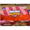 Image 2 : Twizzlers Gummies Strawberry Fraise 12 x 90g Candy Pieces