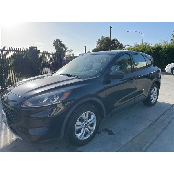FORD ESCAPE 2020 O/S TITLE 2 DAYS