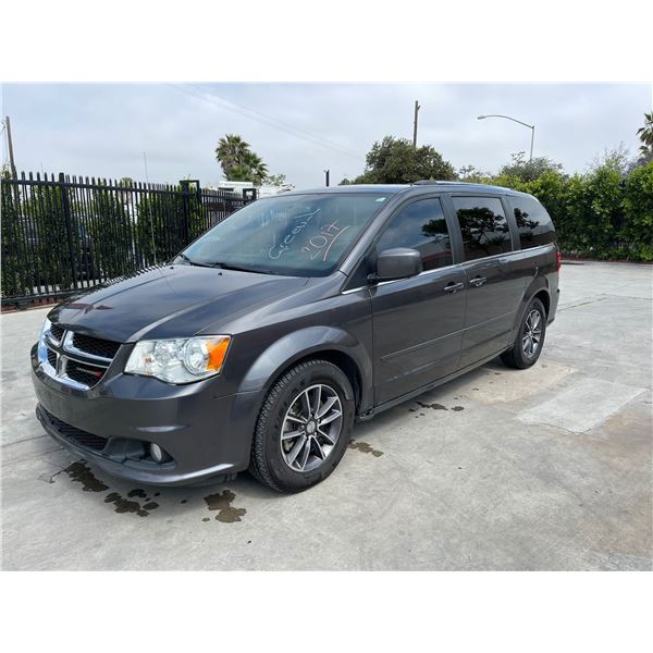 DODG GD CARAVAN  2017 O/S TITLE 2 DAYS