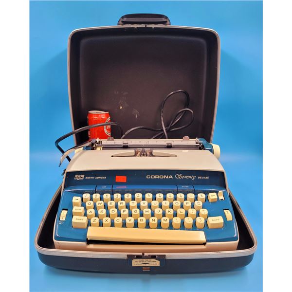 VTG Corona Seventy Deluxe Typewriter In Case