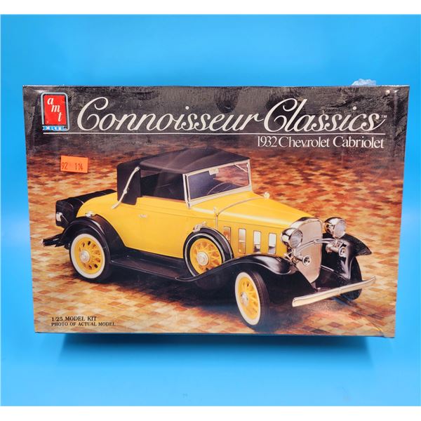 Sealed AMT Connoisseur Classics 1:25 Scale 1932 Chevrolet Cabriolet Model Kit