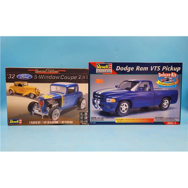 Unbuilt '32 Ford 5-Window Couple 2-in-1 1:25 Model Kit & Dodge Ram VTS Pickup 1:25 Model Kit