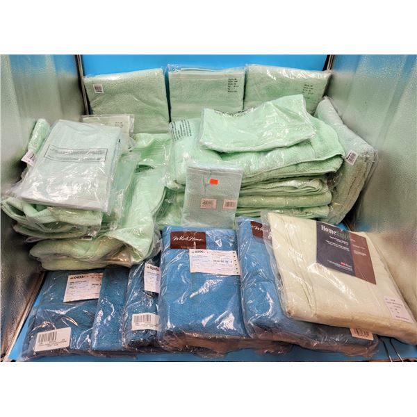 Large Lot Of New Towels (WholeHome, HomeSuite)