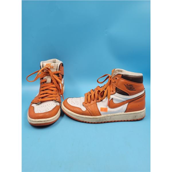 Pair Of Starfish Nike Air Jordans Retro High Size: 8