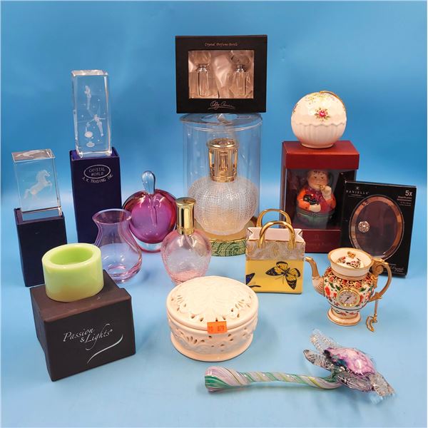 Beauty & Décor Lot Including Crystal Paper Weights