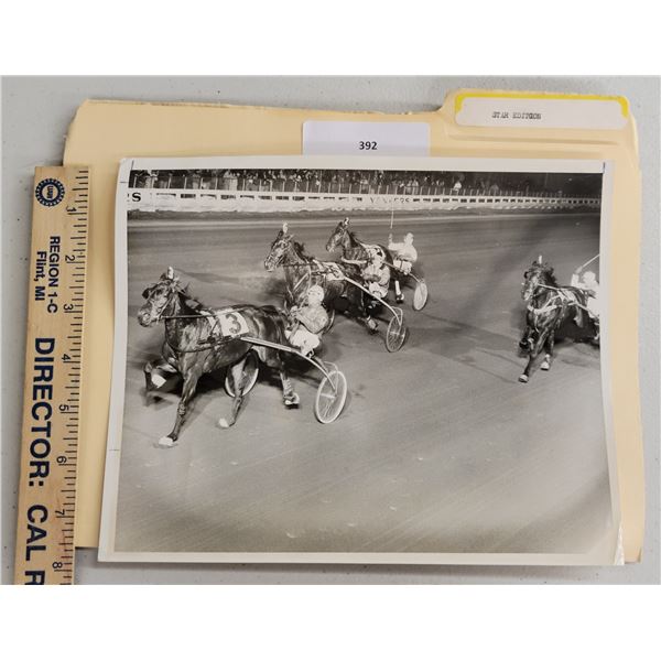 Harness Racing, Featuring Horse Star Edition, Yonkers Raceway, 1 Photo
