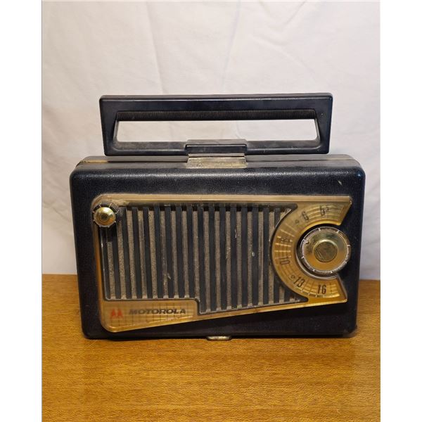 Motorola windup vintage radio