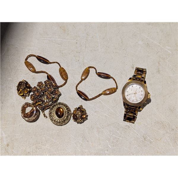 Topaz Lot of jewelry (Brooch's, Bracelet, Ring, and watch