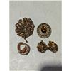 Image 2 : Topaz Lot of jewelry (Brooch's, Bracelet, Ring, and watch