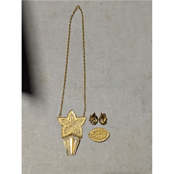16" Necklaces Gold Toned /Vans Brooch /Monet Earrings