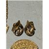 Image 5 : 16" Necklaces Gold Toned /Vans Brooch /Monet Earrings