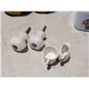 Image 5 : (2) Pair of Salt and pepper Shakers Porcelain and Milk Glass Knobs