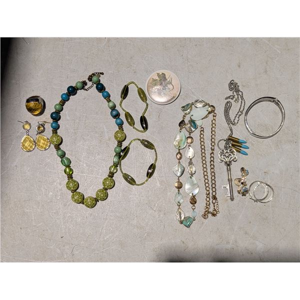 Mother Of Pearl Abalone w/ gold  Glass Bracelet