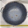 Image 2 : Vintage bread pan with lid