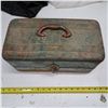 Image 2 : Tanckle box with contents