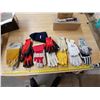 Image 1 : 1 Box of Assorted working Gloves