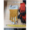 Image 2 : 1 Box of Assorted working Gloves