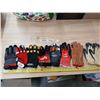 Image 1 : 1 Bag of Assorted Gloves