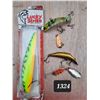Image 1 : Vintage fishing lures.