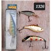 Image 1 : Vintage fishing lures.