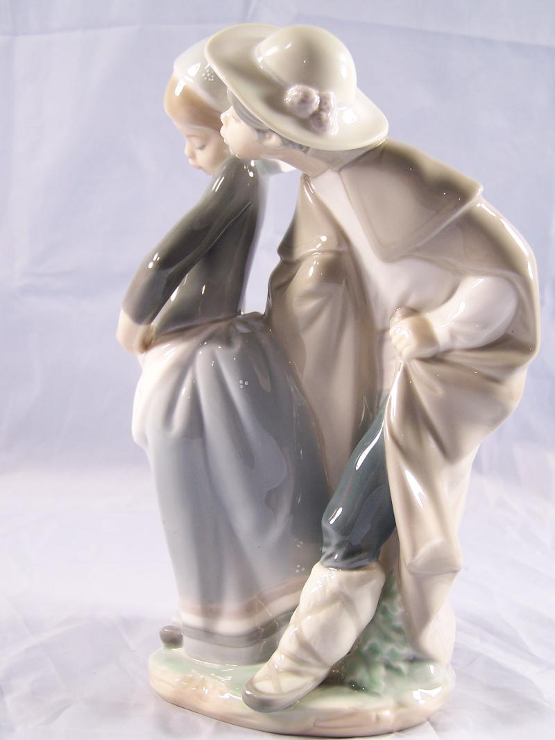 Retired Lladro Figurine Boy and Girl