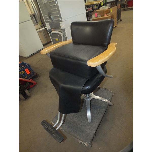 Baber Chair w/ Capes