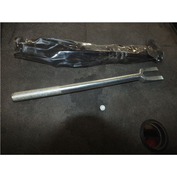 Box Of Tie Rod Separator Tools